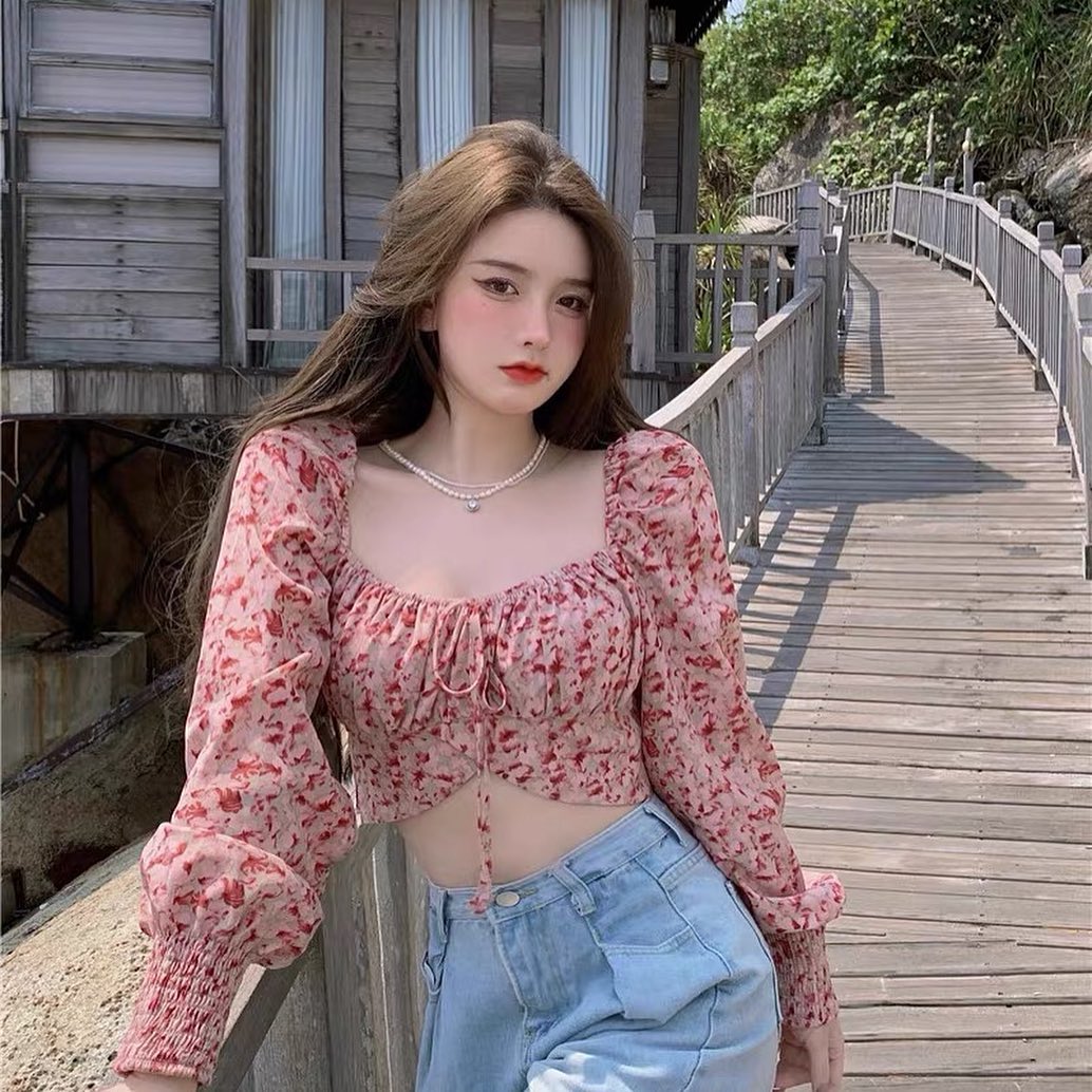 Pink puffy sleeve floral blouse