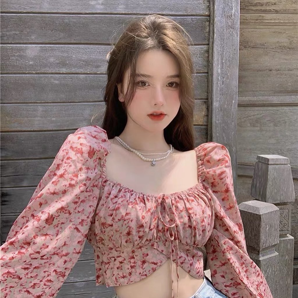 Pink puffy sleeve floral blouse